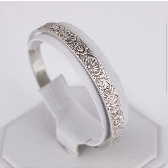 Vintage Sterling Silver clam shell 925 stamped 8” Bangle Bracelet Estate jewelry - Picture 3 of 12